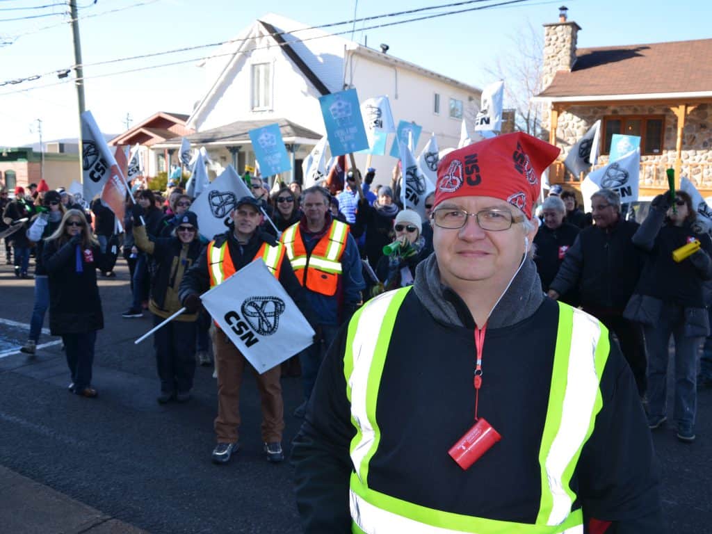 Les syndiqués marchent dans les rues de Ste-Agathe