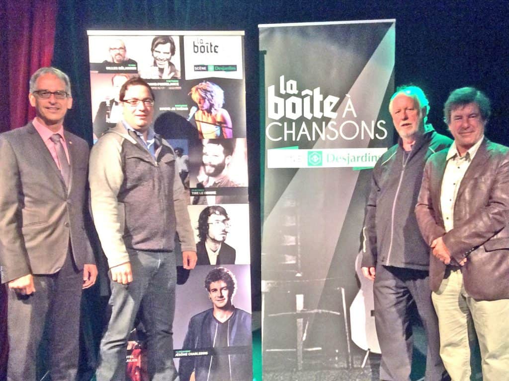 C’est en présence de Me François Bertrand et Michel Trottier, respectivement président et directeur général de la Caisse populaire Desjardins de Sainte-Agathe-des-Monts, que Paul Legault, président de Ste-Agathe-des-Arts, et Alexandre Gélinas, directeur général du théâtre Le Patriote, ont annoncé l’ouverture de la nouvelle saison de la Boîte à chansons du Patriote. - Photo gracieuseté