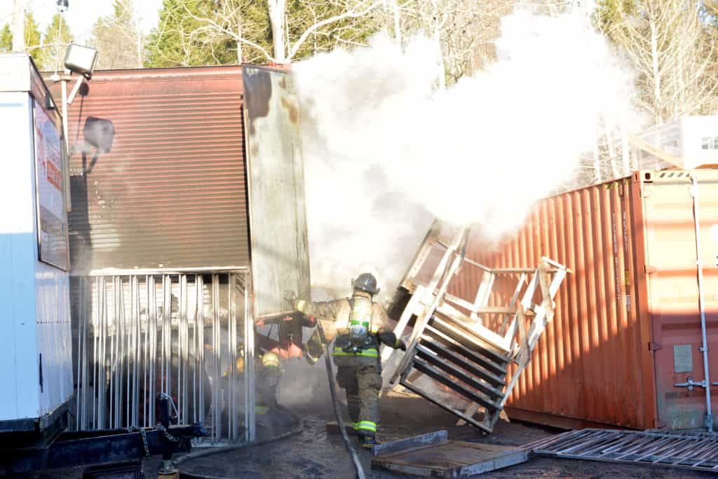 Un incendie suspect cause de lourds dommages derrière le Canadian Tire