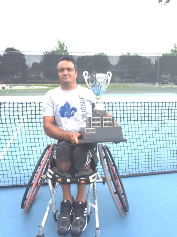 Tennis en fauteuil roulant: une clinique à Saint-Adolphe