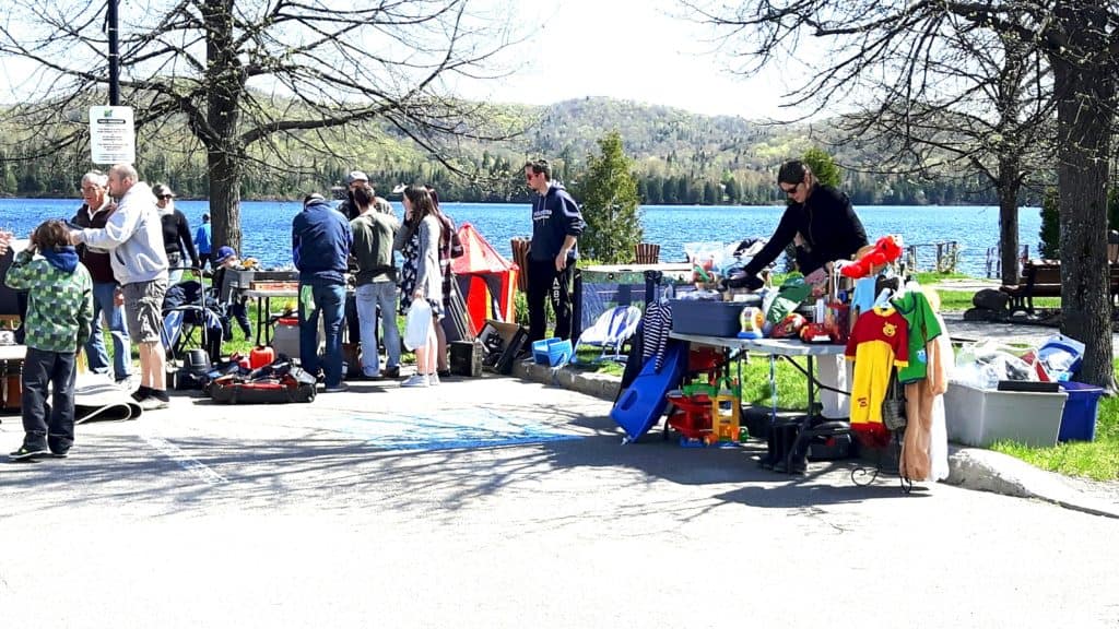 Saint-Adolphe prépare sa grande vente de garage annuelle