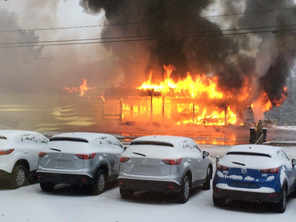 Un bar de Val-David rasé par les flammes