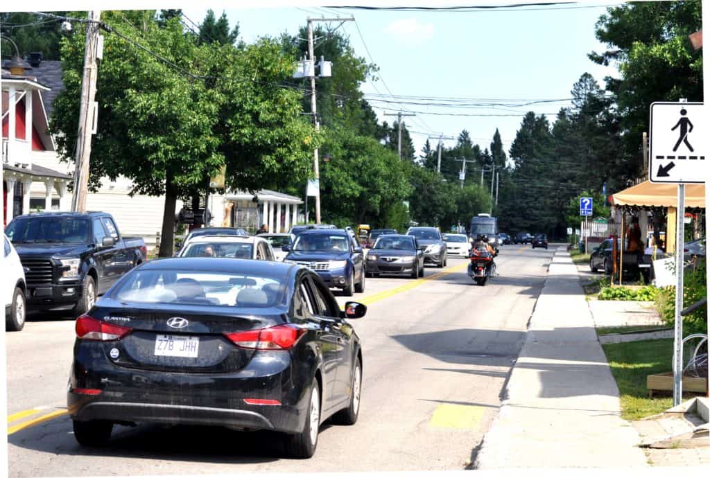 Saint-Adolphe réclame l’installation de radars sur la 329 et la 364
