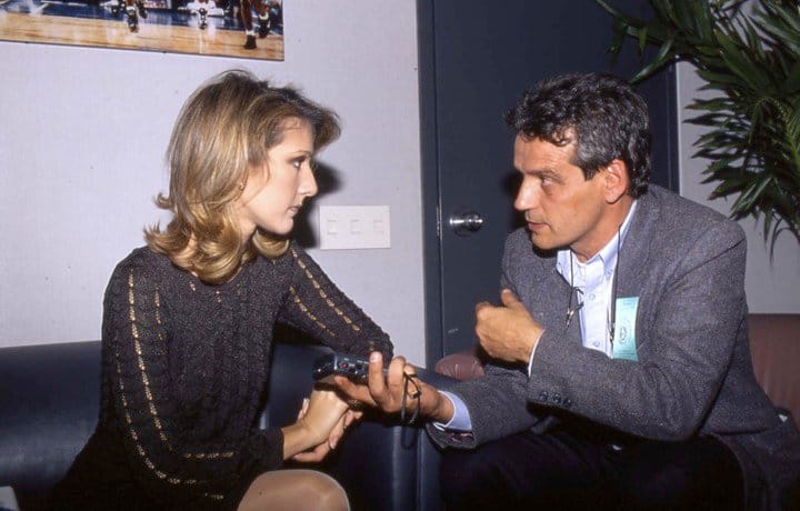 Maintenant journaliste à L'Information du Nord, René-Pierre Beaudry a bien connu René Angélil. C'est grâce à lui s'il avait pu réaliser cette entrevue exclusive avec Céline avant les Grammys de 1997 à New York. - Photo Facebook