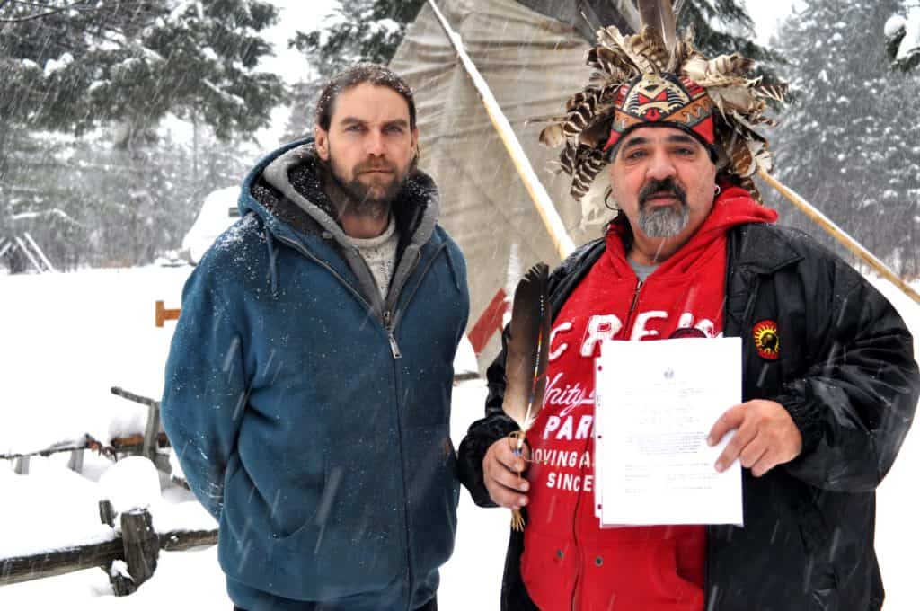 Le Chef Black Feather Larmand forcé de quitter Saint-Adolphe