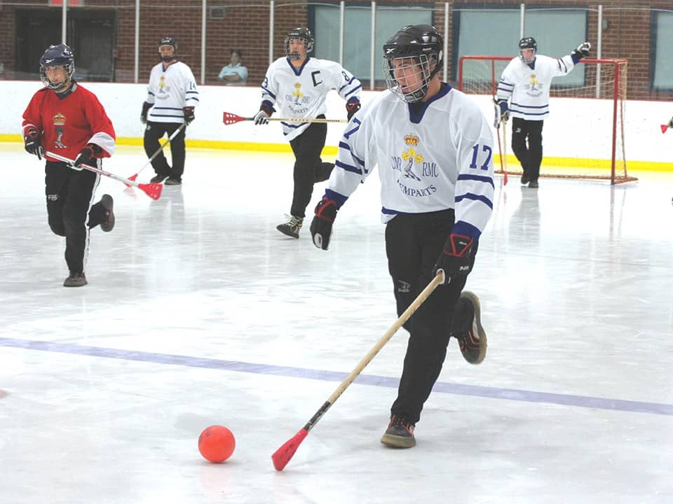 Hockey sur glace et tournoi de balai-ballon à Chamonix