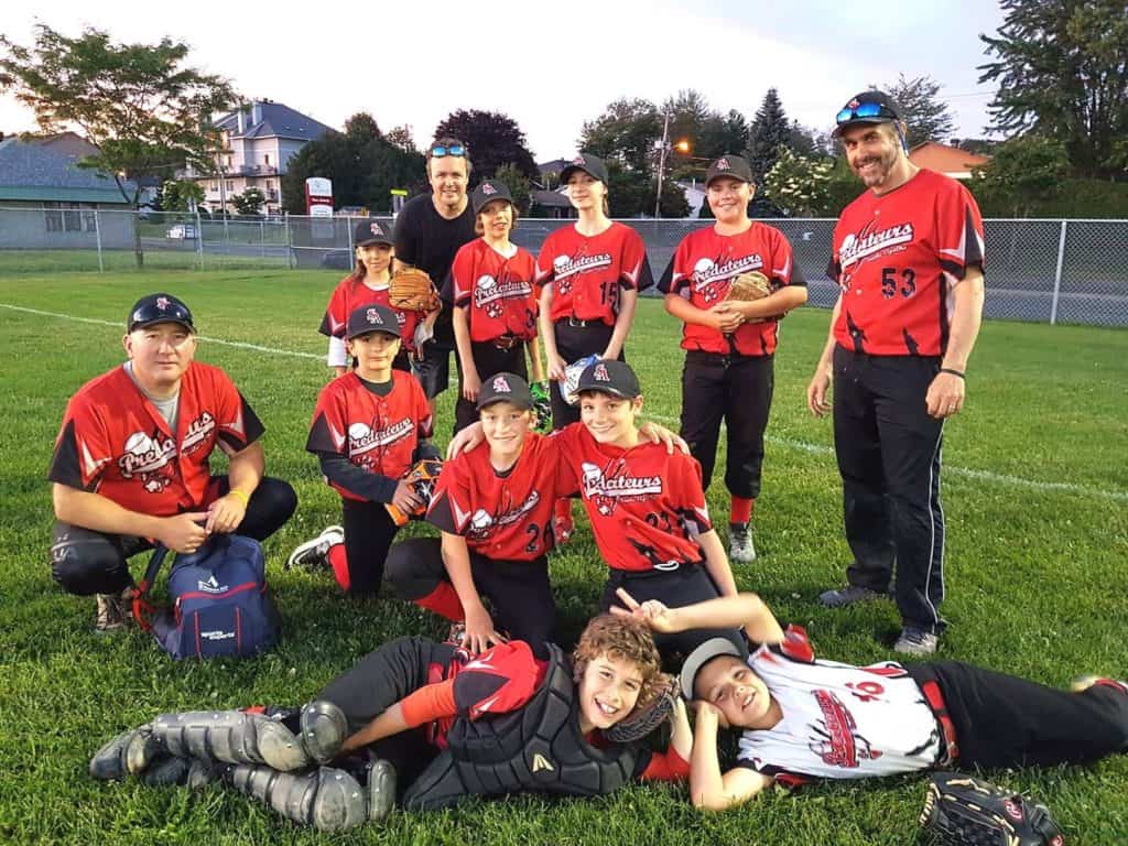 Le pee wee B remporte son premier match!