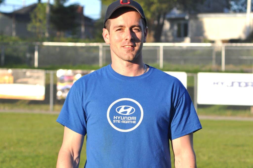 Nicolas Meilleur a joué les héros pour le Centre de location GM. - Photo Information du Nord - Daniel Deslauriers
