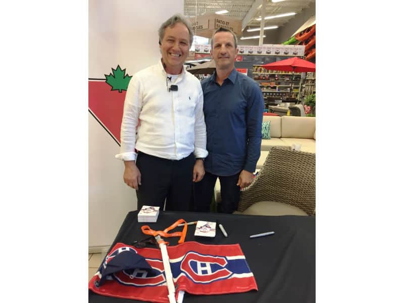 Guy Carbonneau rend visite au nouveau Canadian Tire