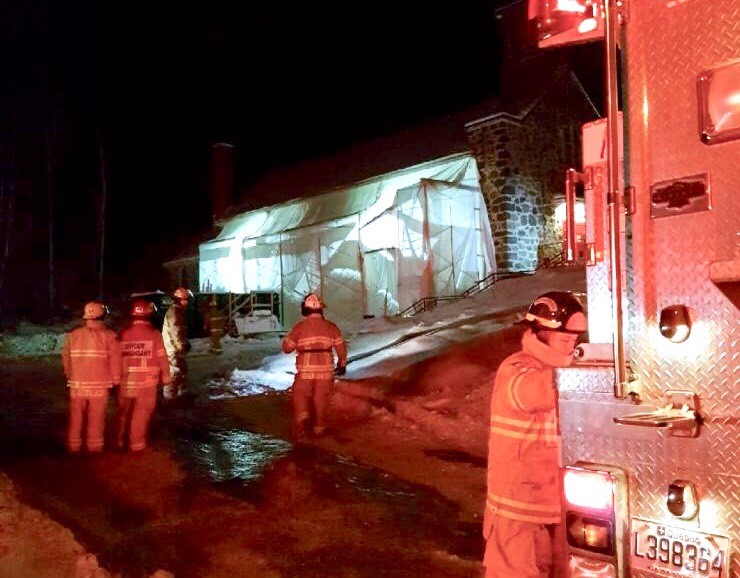 Un incendie éclate dans un garage à Val-des-Lacs