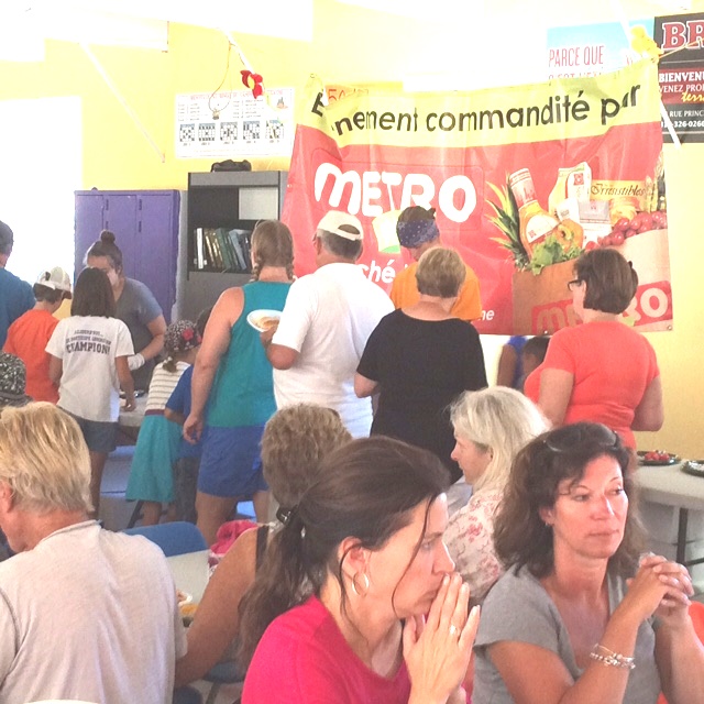 Plus de 200 personnes au buffet des campeurs