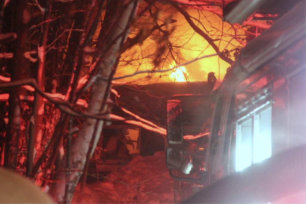 Le feu détruit une maison à Saint-Adolphe-d’Howard