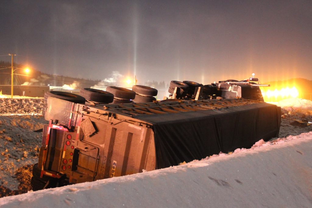 Deux poids lourds dérapent dans la même journée