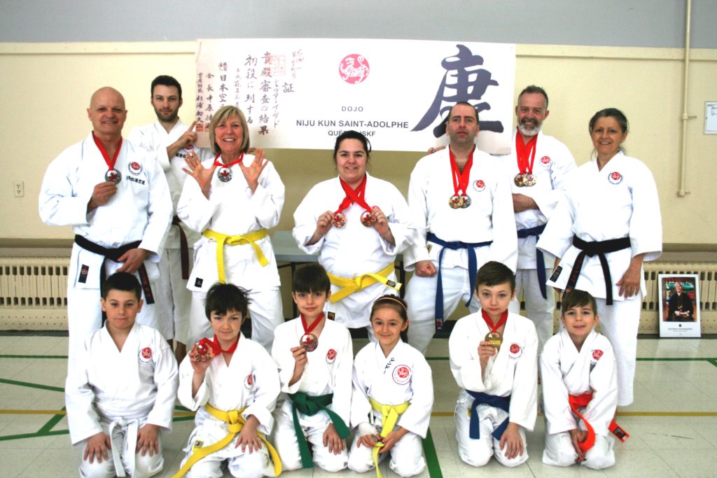 Le Club de karaté de Saint-Adolphe se couvre de médailles!