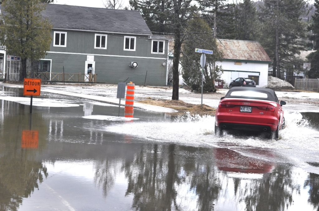 Les inondations frappent Saint-Adolphe-d’Howard!