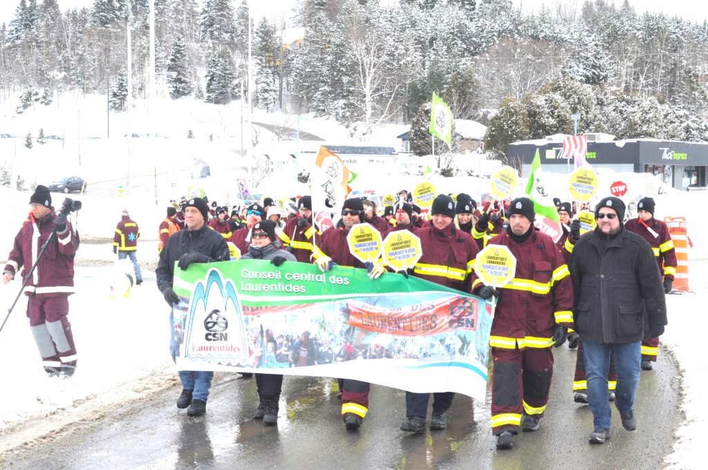 Les paramédics manifestent bruyamment à Sainte-Agathe-des-Monts!