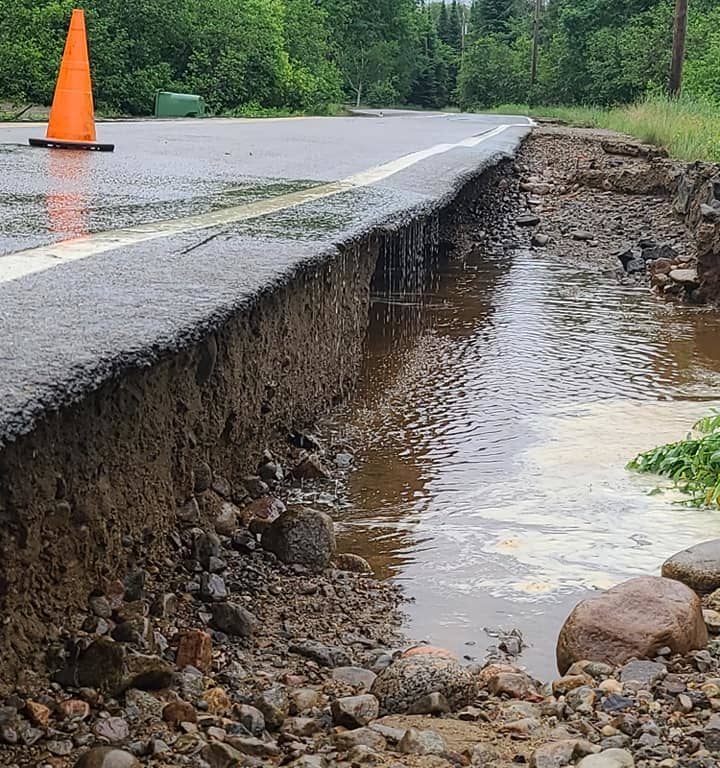 Inondations sur le territoire: on demande aux résidents de rester chez eux