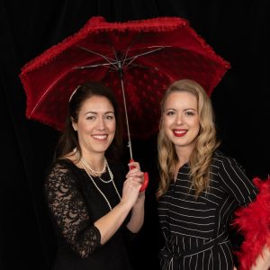 La Presse Touristique d’In Médias était finaliste dans la catégorie « Reconnaissance à une entreprise extérieure ». La directrice des ventes Sabrina Desjardins et la stratège médias Stéphanie Lomas étaient de la fête à l’Hôtel Mont Gabriel. (Photo André Chevrier)