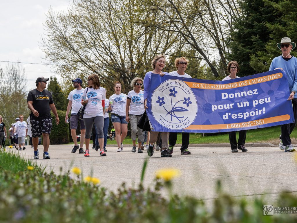 Marcher pour sensibiliser sur l’Alzheimer