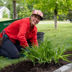 Anick Gauthier démontre son grand talent dans les travaux horticoles! La région regorge de potentiel et de merveilleuses trouvailles.