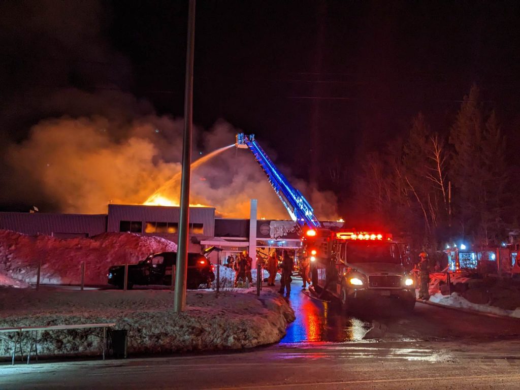 Tambour Unité est la proie des flammes