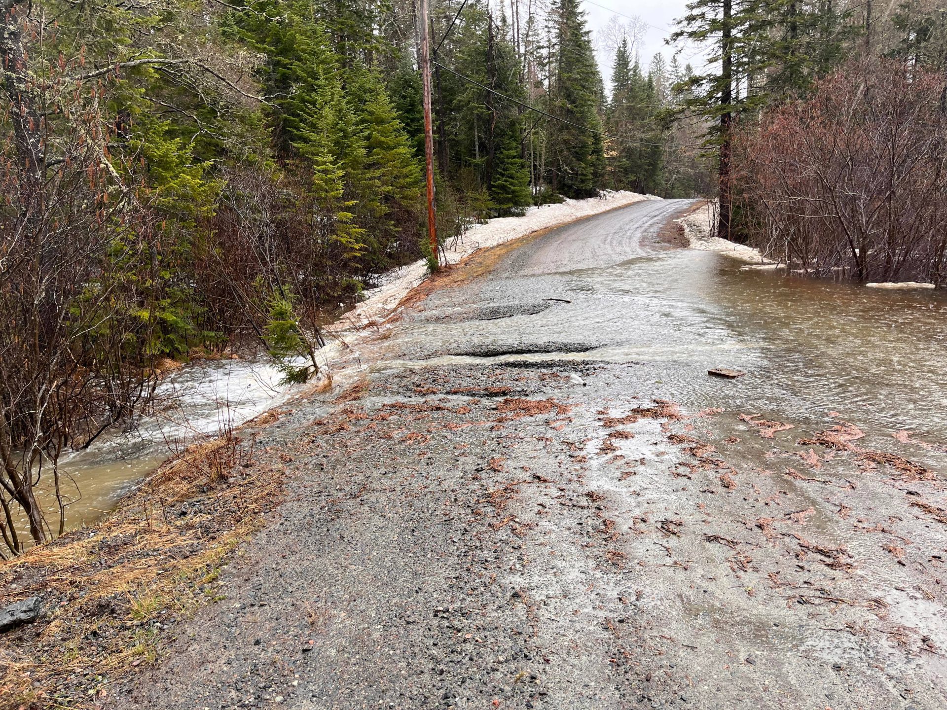 débordement eau sur chemin