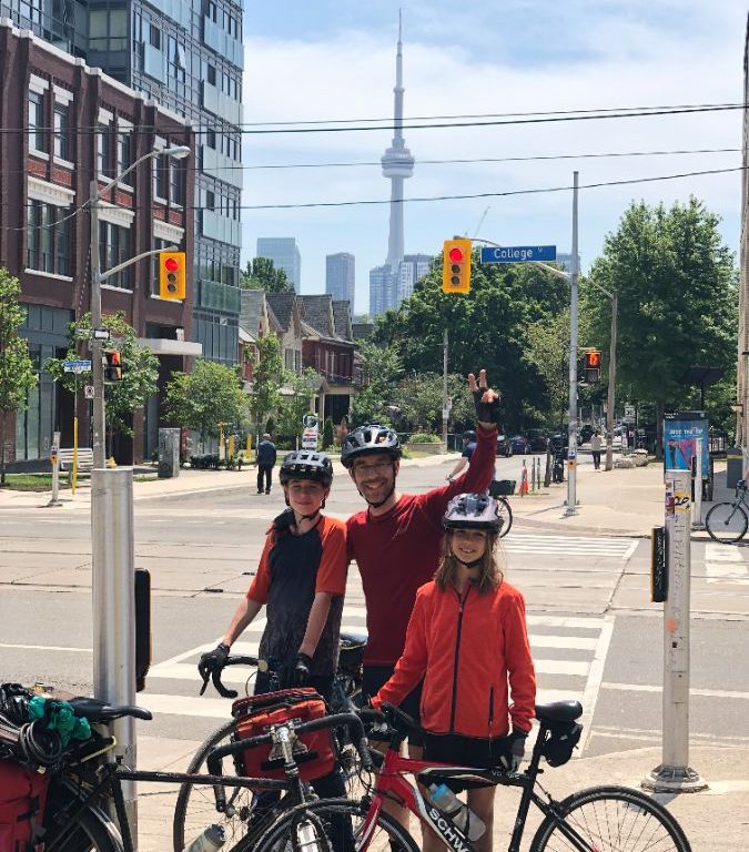Vélo-don : de Toronto à Détroit pour nos aînés