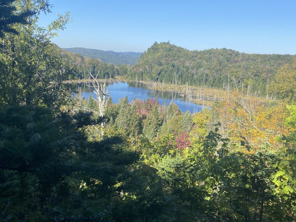 Vue du lac Amigo a partir d'un belvédère