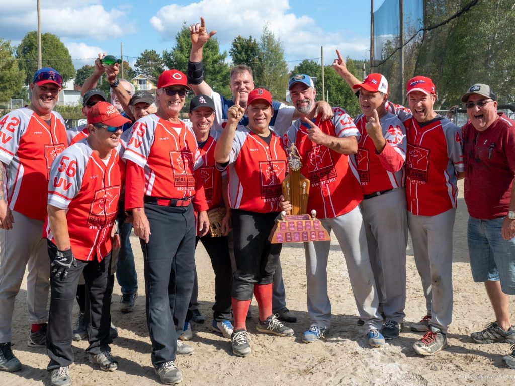 De nouveaux champions dans la Ligue des Jeunes Vétérans